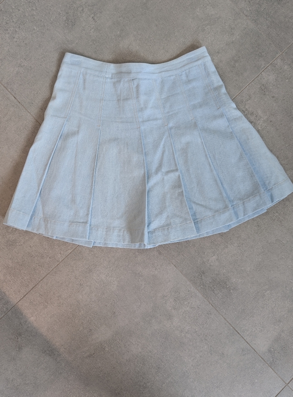 Babaton Light Wash Denim‎ Skirt Size 8 Pleated A-Line Jean Skirt Aritzia